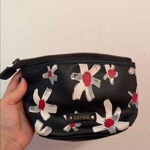 Kensie Floral Cosmetic Pouch / Clutch